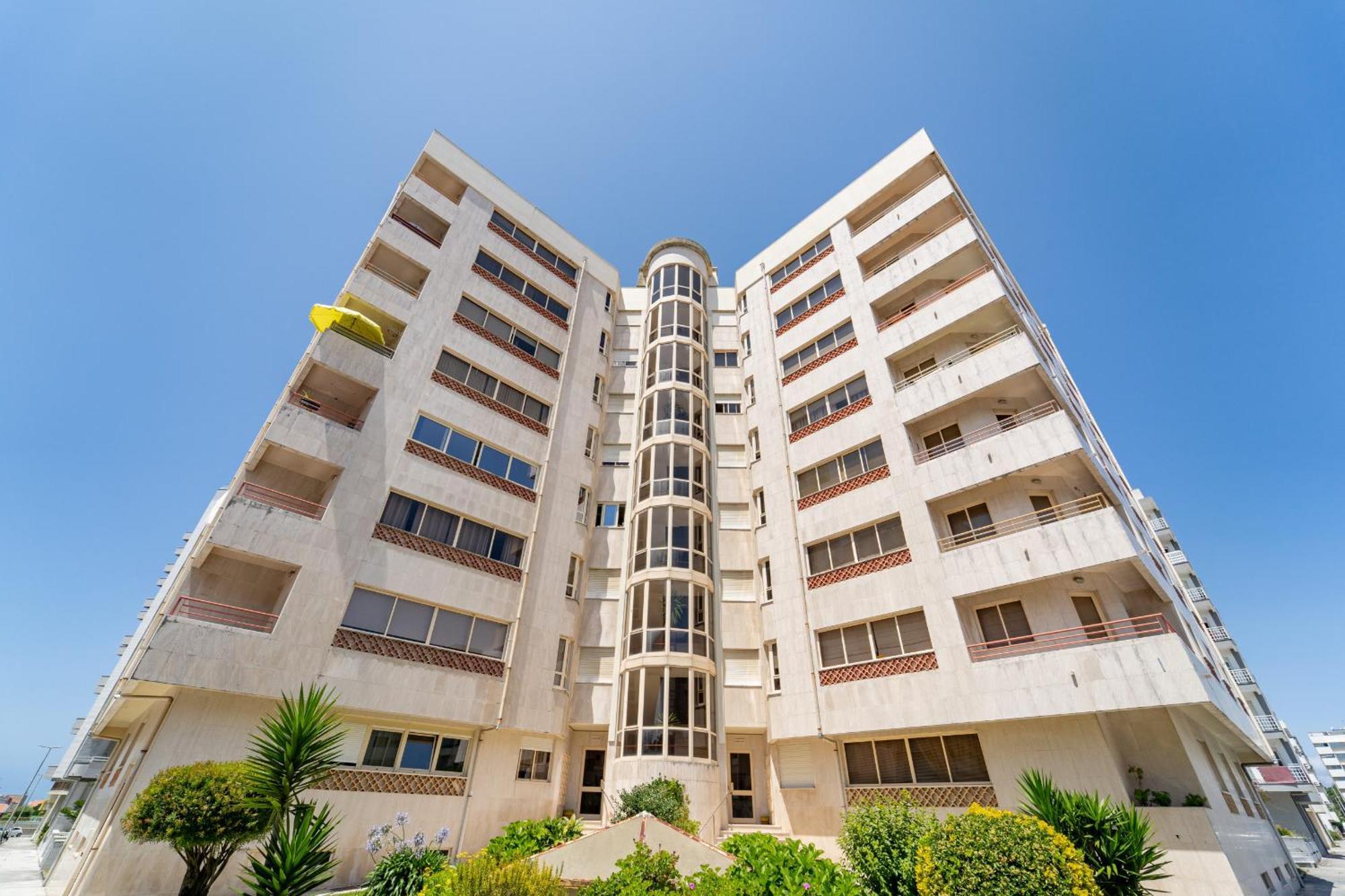 Flat By House And People Viana do Castelo